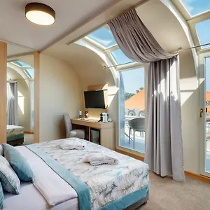Hotel Clement
