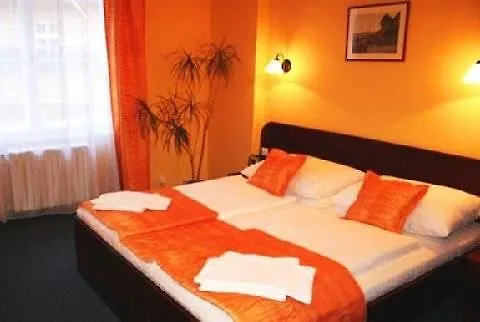 U Stare Pani - At The Old Lady Hotel Praga
